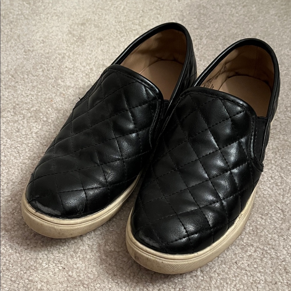 ⚠️Quilted look slip ons